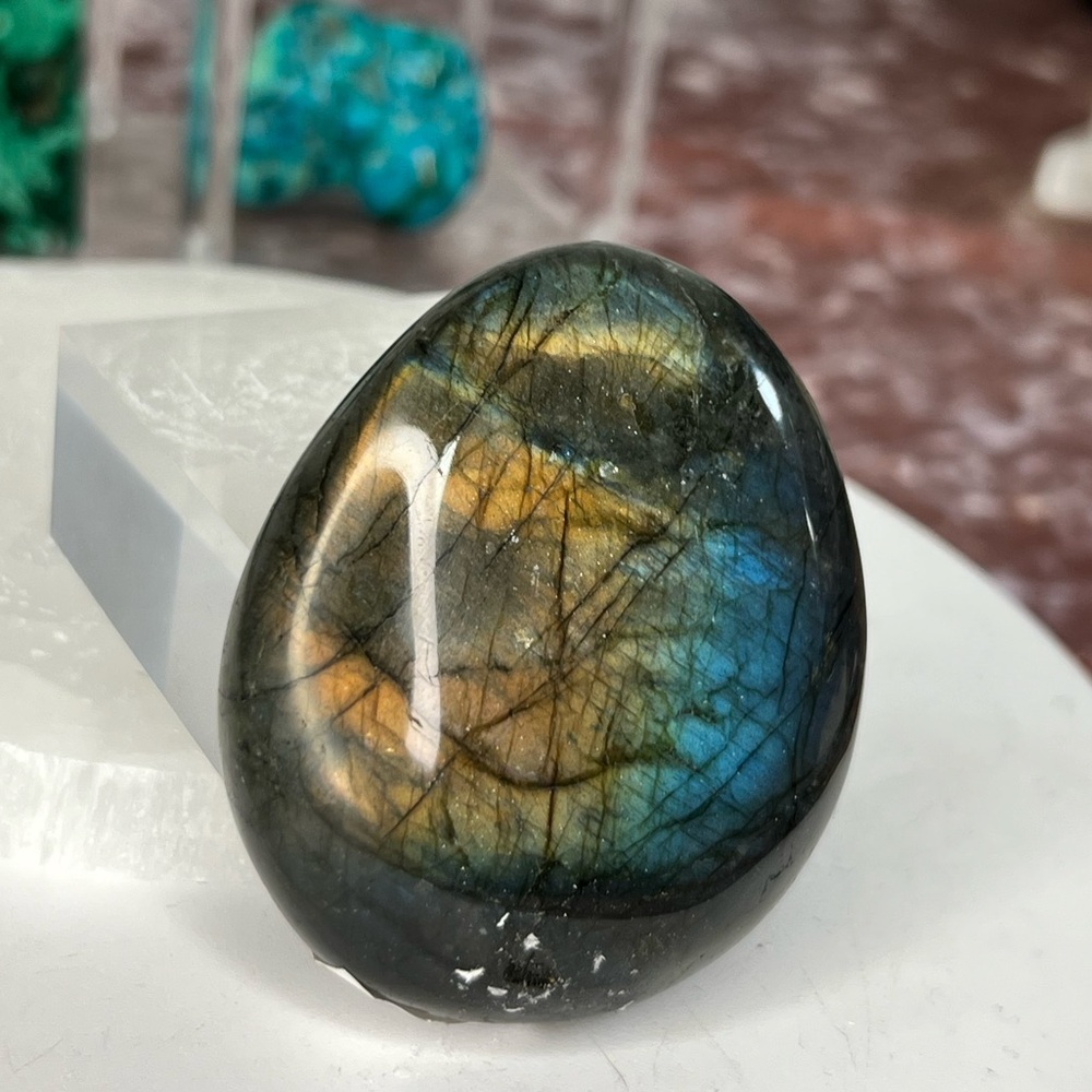 Rainbow Flash Labradorite Palmstone- RFL03